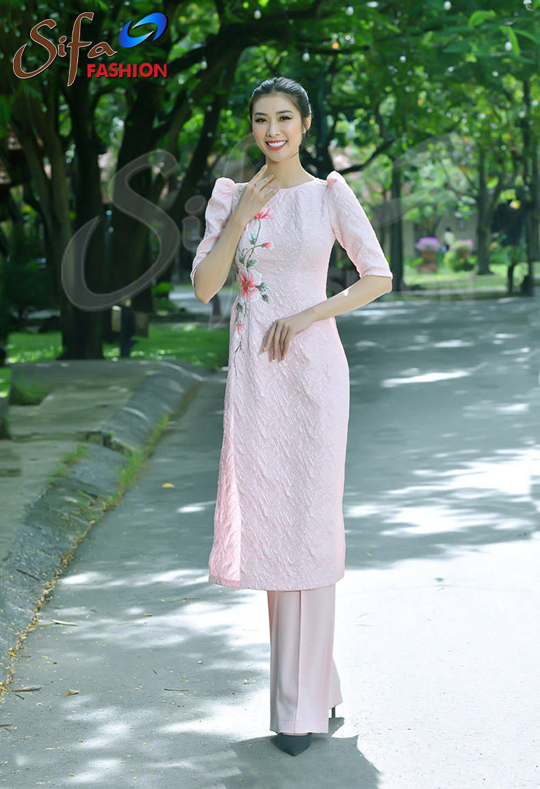 Áo dài cách tân vẽ hoa