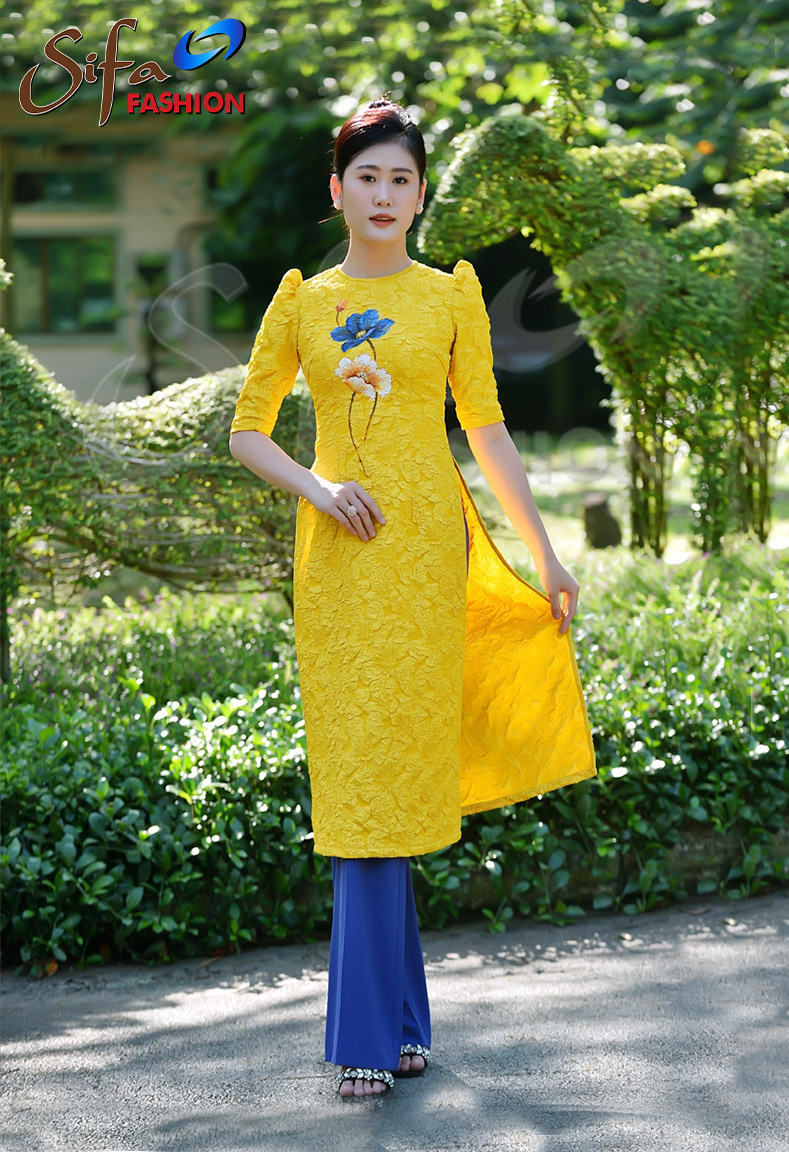 Áo dài cách tân vẽ hoa