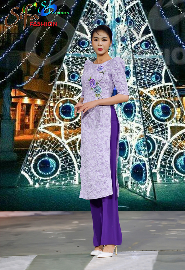 Áo dài cách tân vẽ hoa