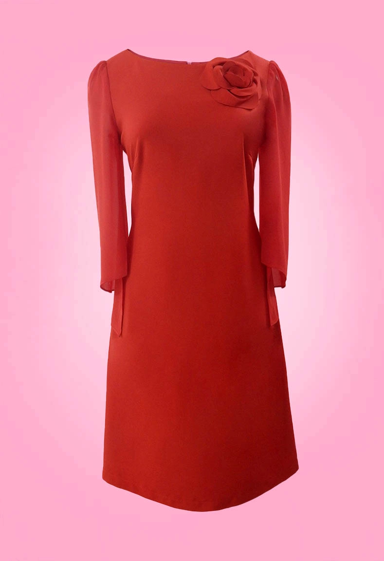 Đầm cổ thuyền dáng suông